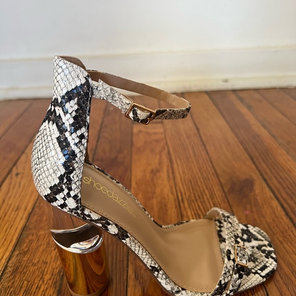 Shoe Dazzle Black and White Snakeskin Heels with Gold Block Heel - Picture 3 of 6